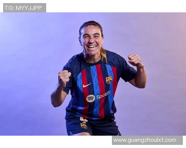 足球明星精彩瞬间吊球技艺展示让你领略足球魅力与风采